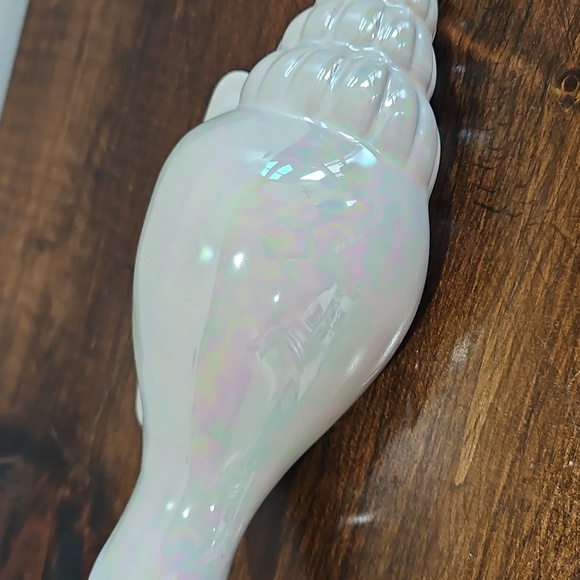 Iridescent Shell-Shaped Decor - Picture 3 of 5